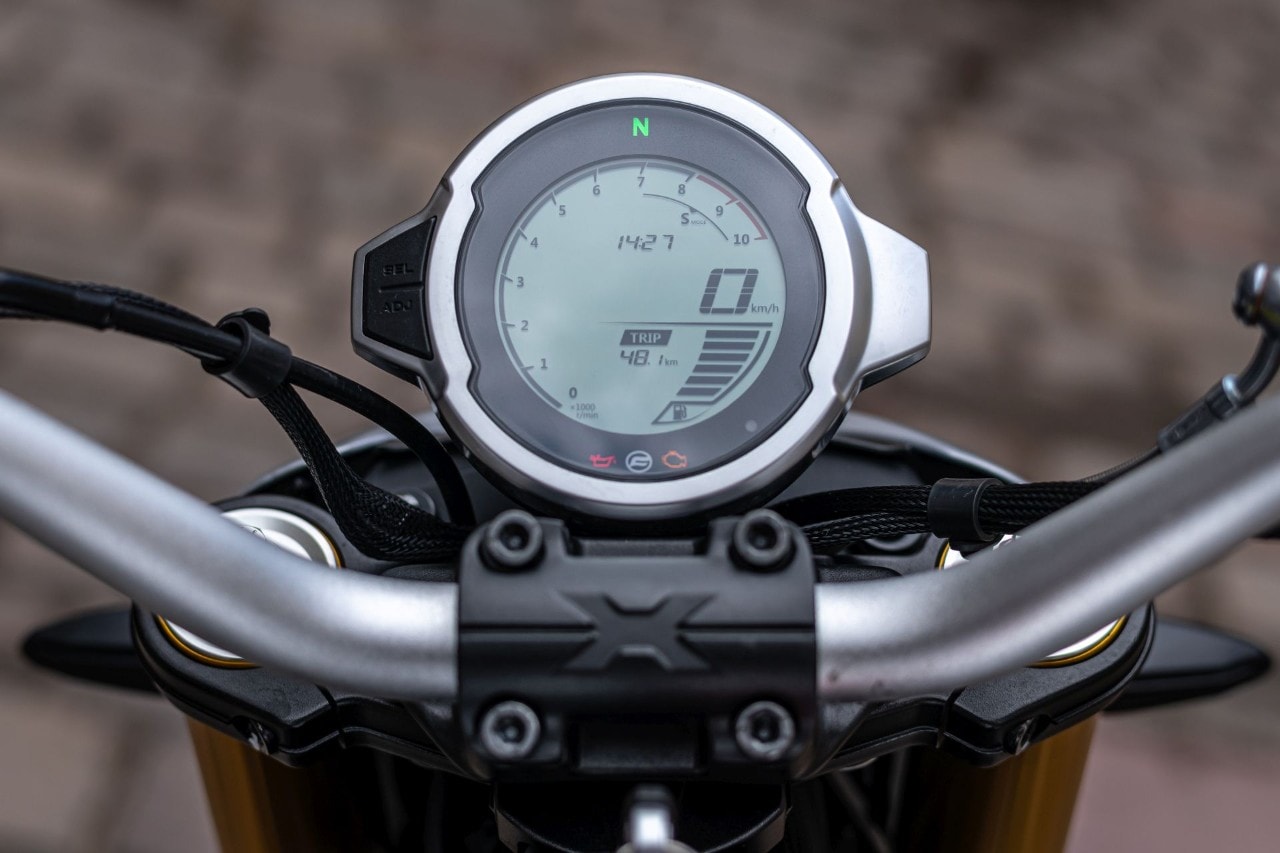 Benelli Leoncino 800 VS CFMOTO 700CL-X Heritage: prova a prendermi!